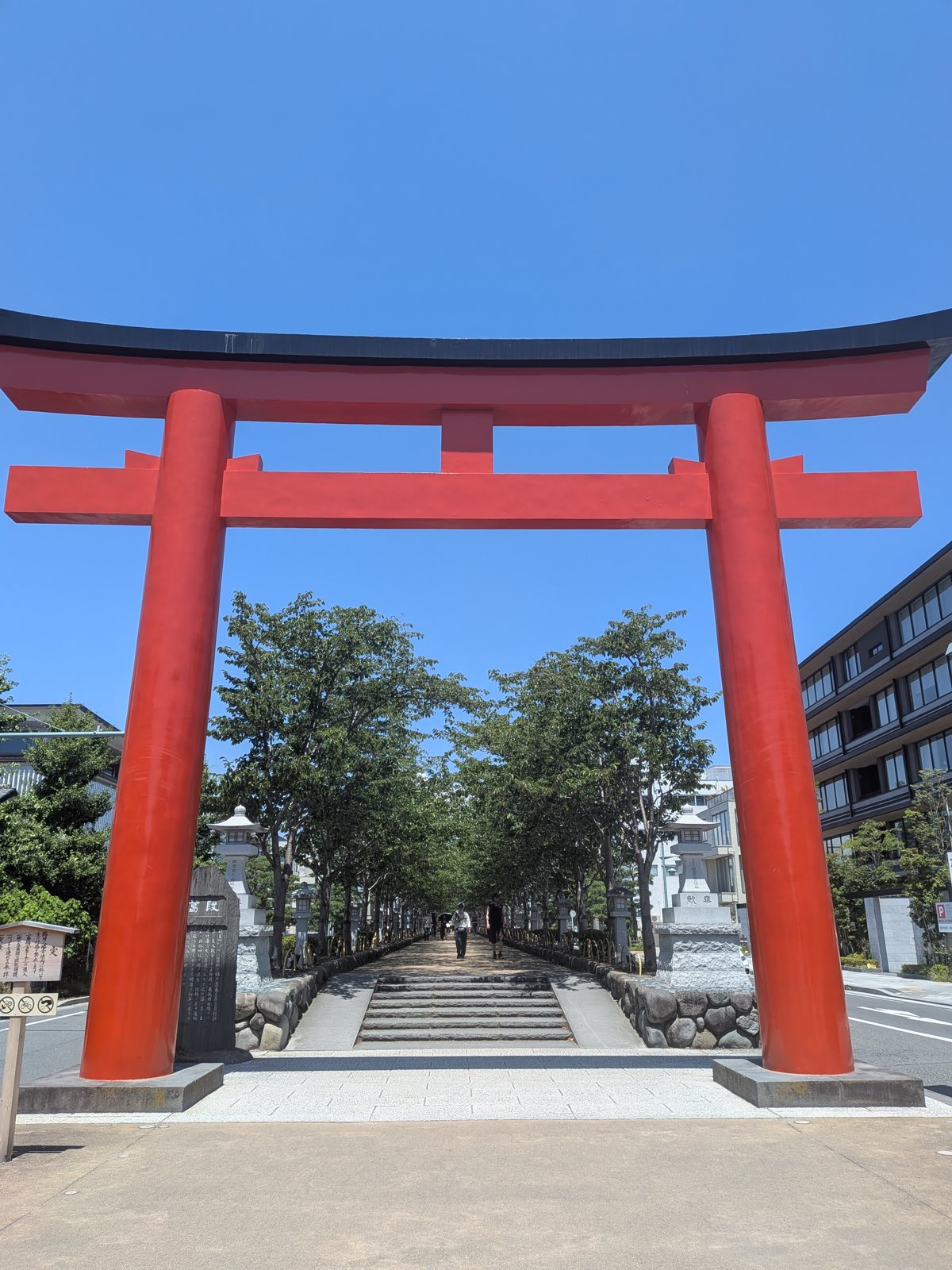 The great torii of Tsurugaoka Hachimangu