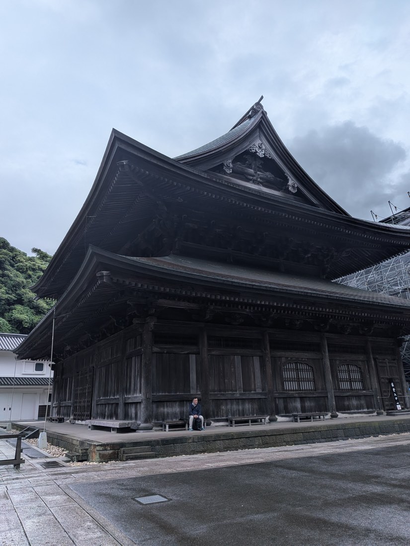 The main hall of Kencho-ji